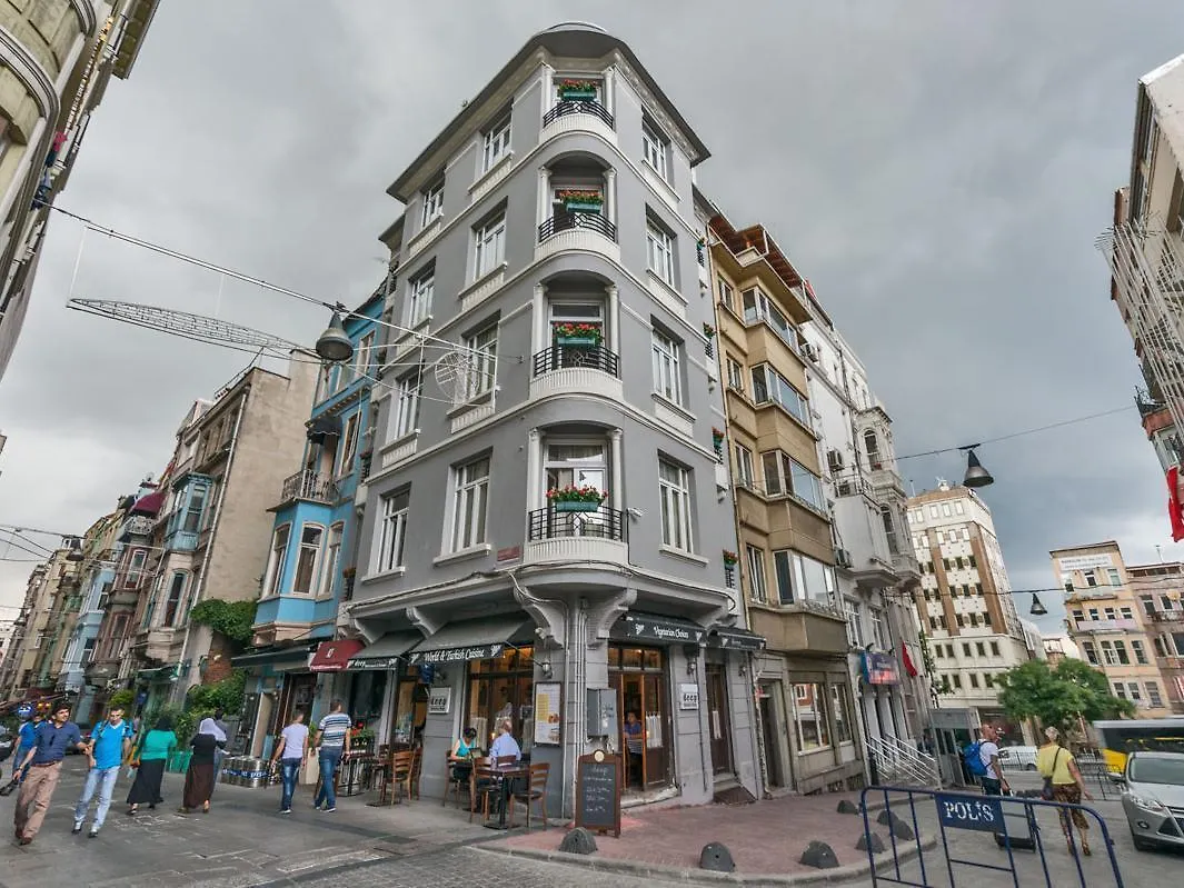 Iq Hotel Istanbul 3*,